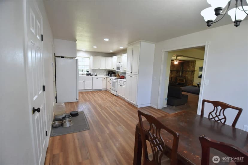 Property photo for 30815 Finn Settlement Road, Arlington photo 16