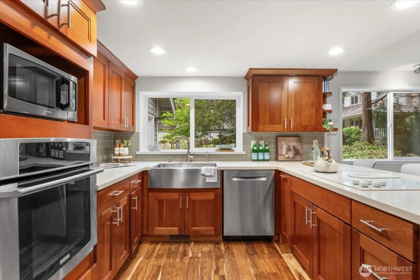 Property photo for 510 239th Avenue Ne, Sammamish photo 10