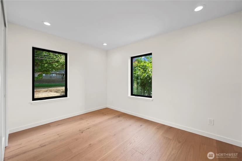 Property photo for 9808 224th Street Sw, Edmonds photo 29