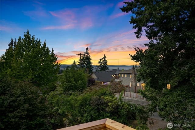 Property photo for 9808 224th Street Sw, Edmonds photo 4