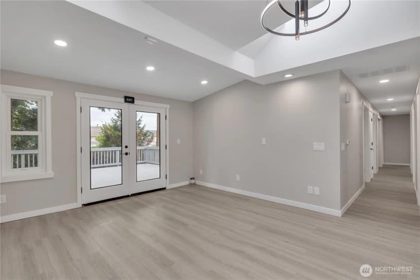 Property photo for 10223 Se 213th Place, Kent photo 16