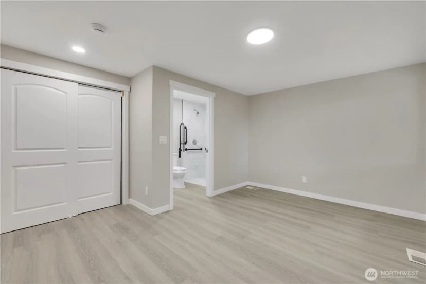 Property photo for 10223 Se 213th Place, Kent photo 35