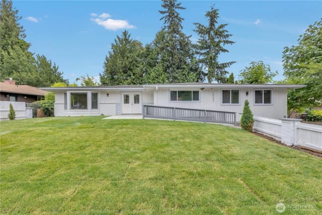Property photo for 10223 Se 213th Place, Kent