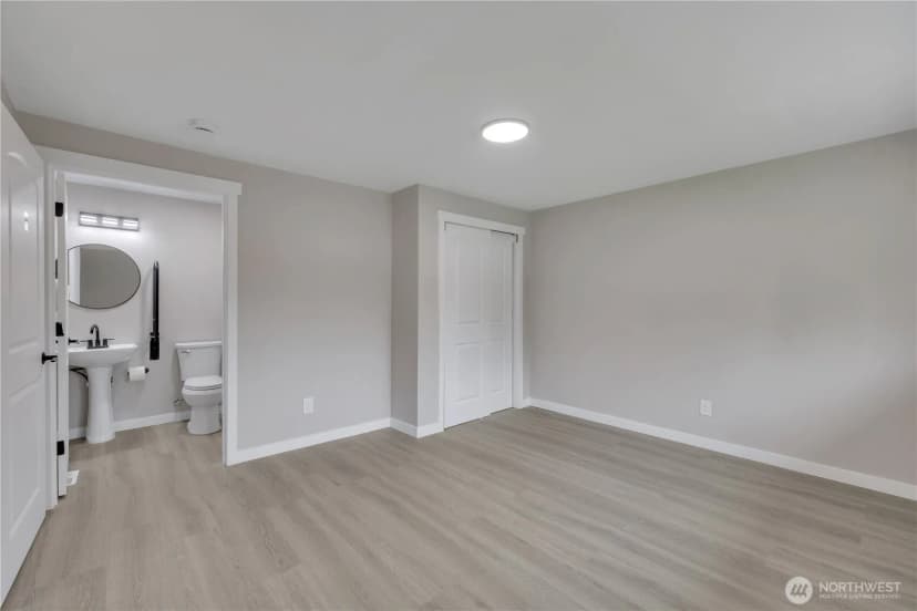 Property photo for 10223 Se 213th Place, Kent photo 17