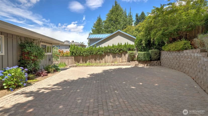 Property photo for 18744 Kenlake Place Ne, Kenmore photo 38