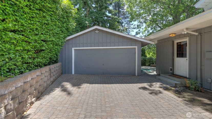Property photo for 18744 Kenlake Place Ne, Kenmore photo 37