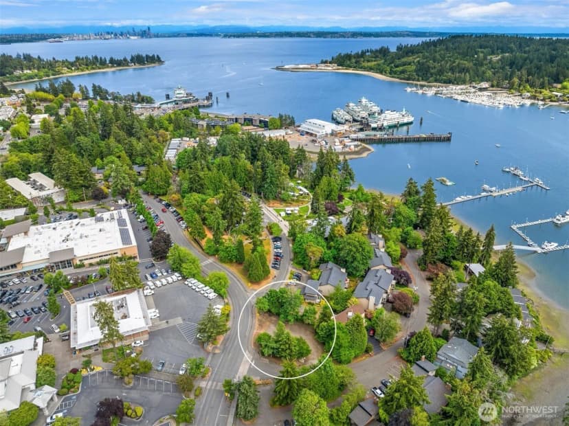 Property photo for 240 Shannon Drive Se, Bainbridge Island