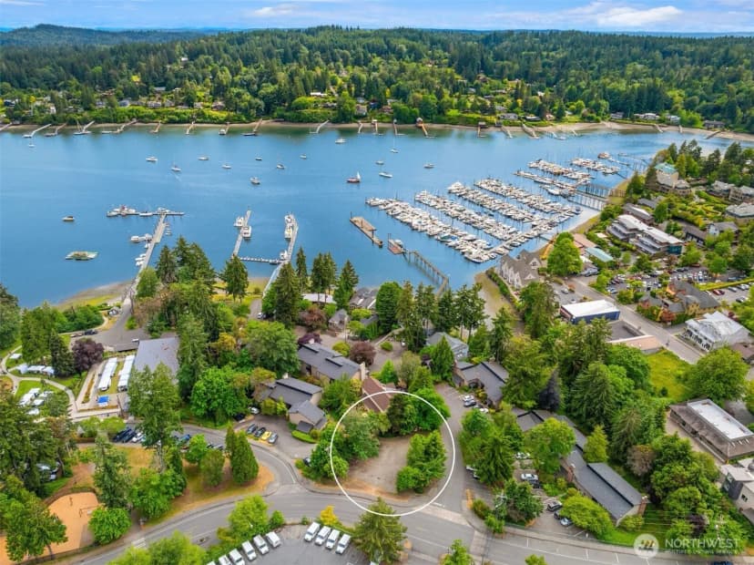 Property photo for 240 Shannon Drive Se, Bainbridge Island photo 7