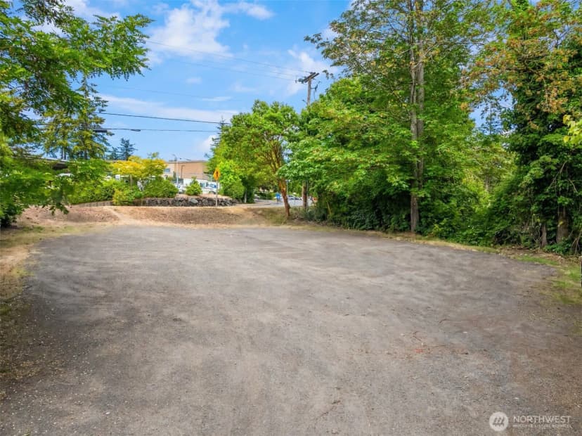 Property photo for 240 Shannon Drive Se, Bainbridge Island photo 3