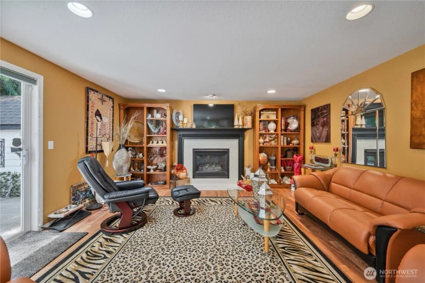 Property photo for 215 W St James Place, Longview photo 11
