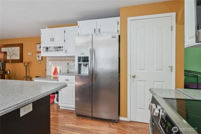 Property photo for 215 W St James Place, Longview photo 16