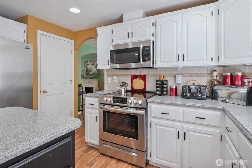 Property photo for 215 W St James Place, Longview photo 15