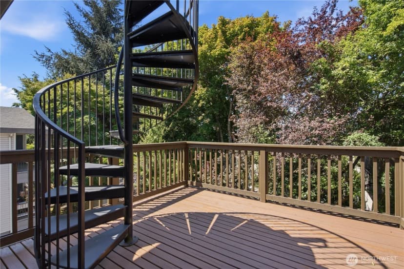 Property photo for 10135 Ne 62nd Street #c, Kirkland photo 31