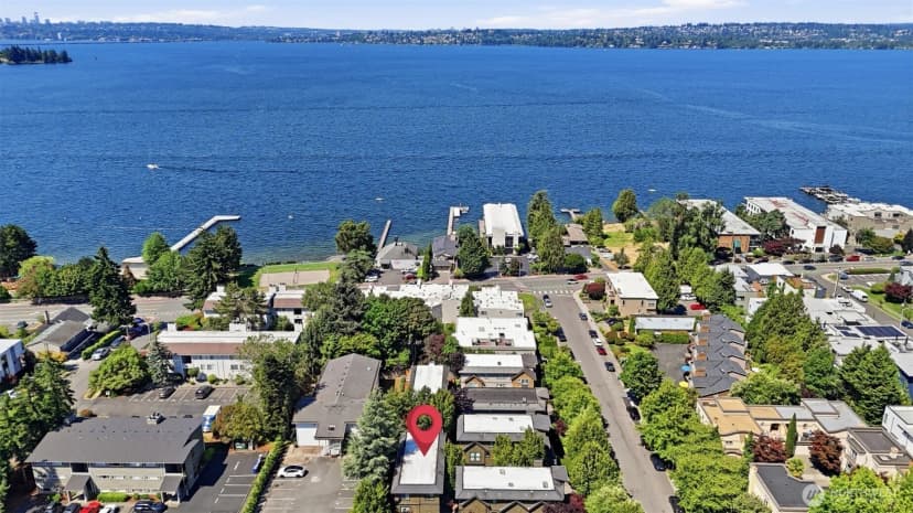 Property photo for 10135 Ne 62nd Street #c, Kirkland photo 3