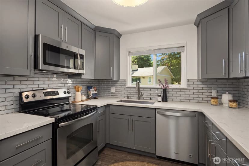 Property photo for 14650 Ne 50th Place #h8, Bellevue photo 11