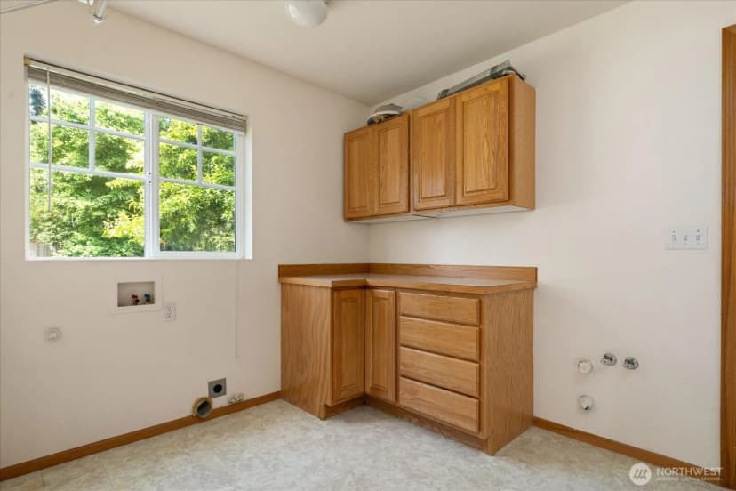 Property photo for 685 Sw 1st Avenue, Oak Harbor photo 34