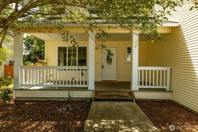 Property photo for 685 Sw 1st Avenue, Oak Harbor photo 3