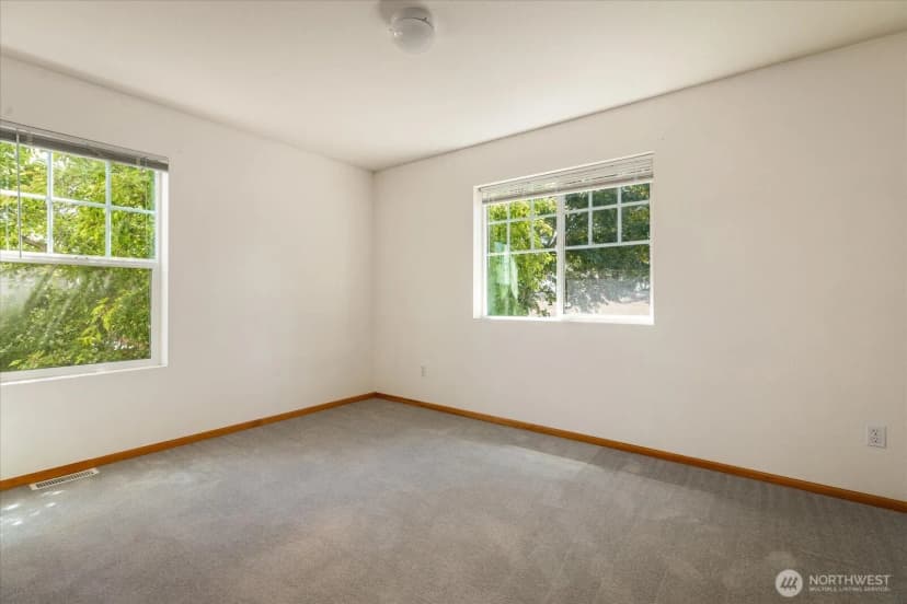 Property photo for 685 Sw 1st Avenue, Oak Harbor photo 29