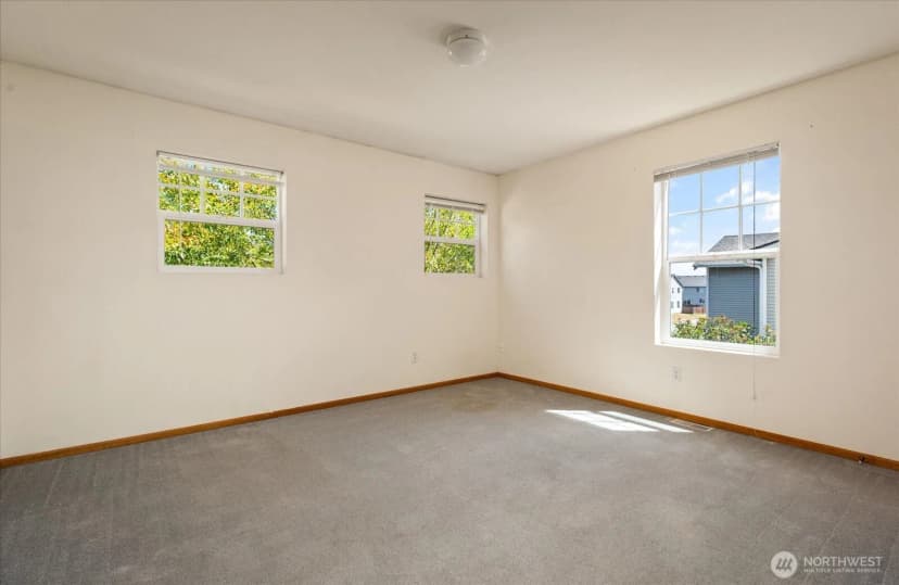 Property photo for 685 Sw 1st Avenue, Oak Harbor photo 32
