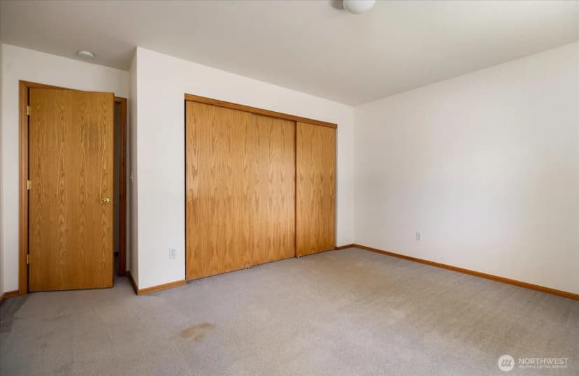Property photo for 685 Sw 1st Avenue, Oak Harbor photo 28