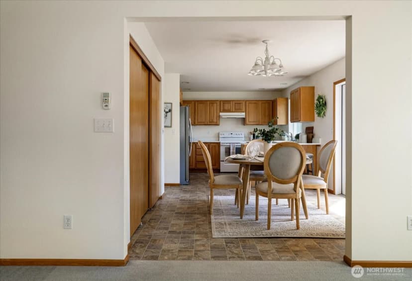 Property photo for 685 Sw 1st Avenue, Oak Harbor photo 12