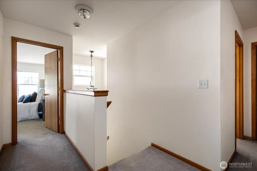 Property photo for 685 Sw 1st Avenue, Oak Harbor photo 19