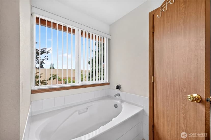 Property photo for 10124 Se 242nd Place, Kent photo 20