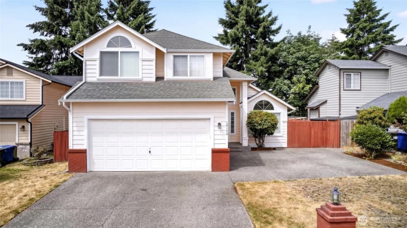 Property photo for 10124 Se 242nd Place, Kent