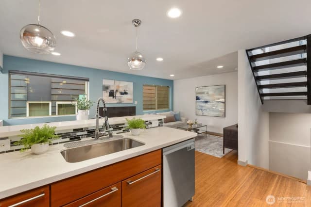 Property photo for 1536 Sturgus Avenue S, Seattle photo 5