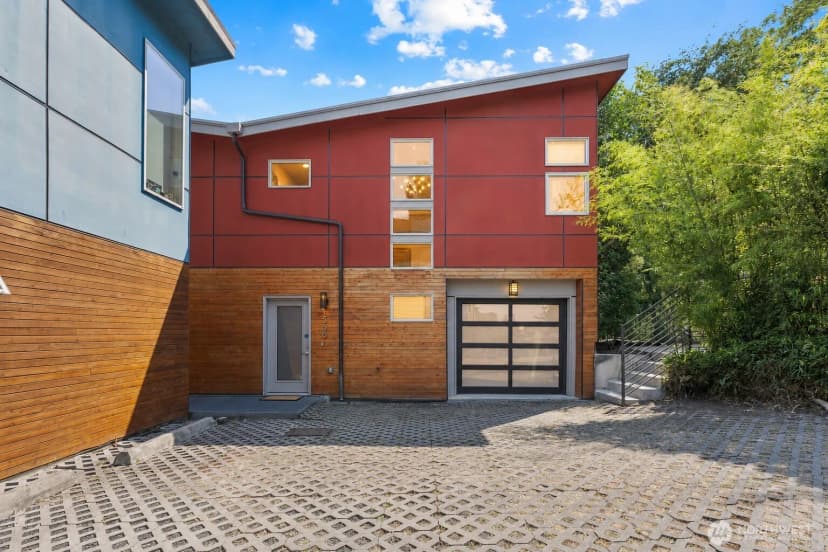 Property photo for 1536 Sturgus Avenue S, Seattle