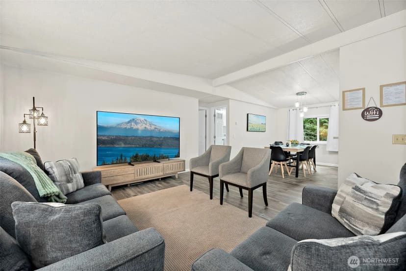 Property photo for 7591 Se Fragaria Road, Olalla photo 2