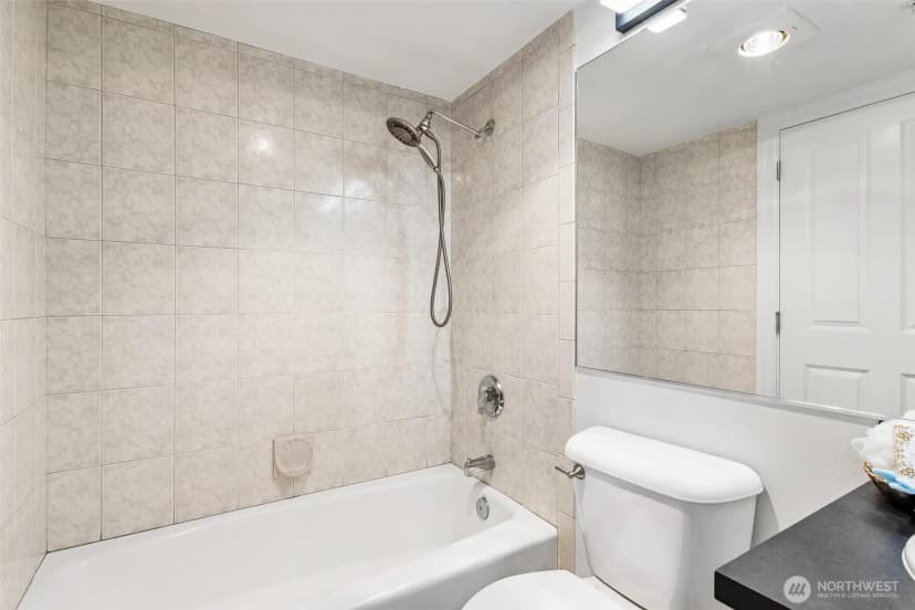 Property photo for 215 20th Avenue E #201, Seattle photo 27