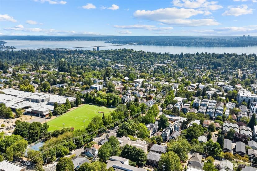 Property photo for 215 20th Avenue E #201, Seattle photo 37
