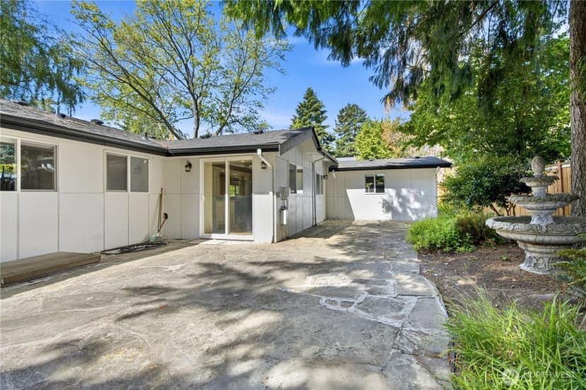 Property photo for 1820 101st Avenue Ne, Bellevue photo 31