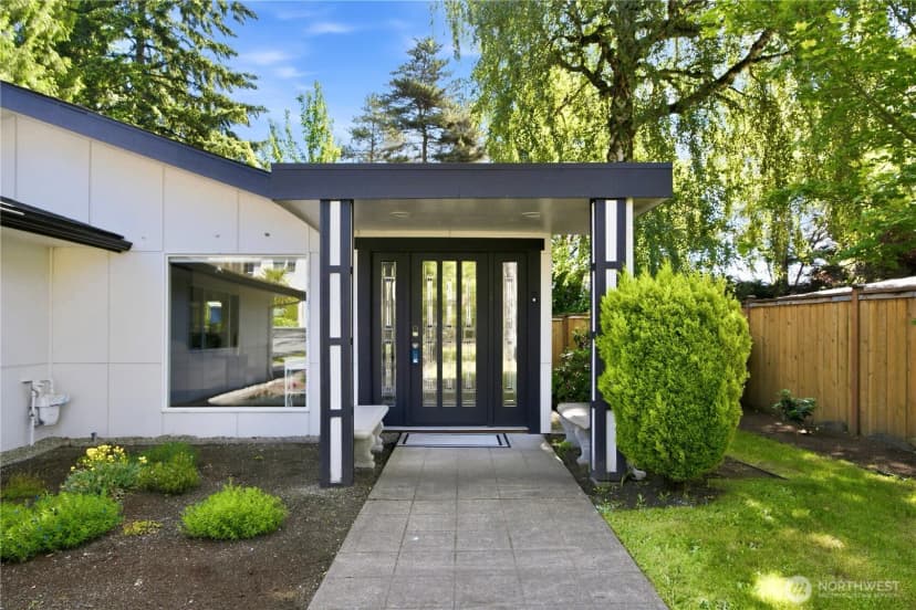 Property photo for 1820 101st Avenue Ne, Bellevue photo 2