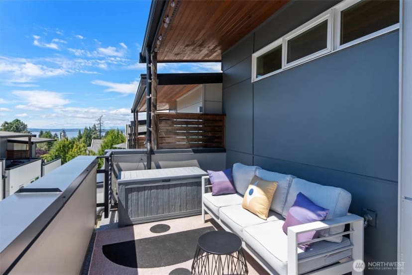 Property photo for 7016 California Avenue Sw #e, Seattle photo 26