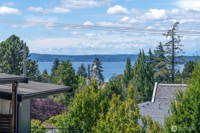 Property photo for 7016 California Avenue Sw #e, Seattle photo 27