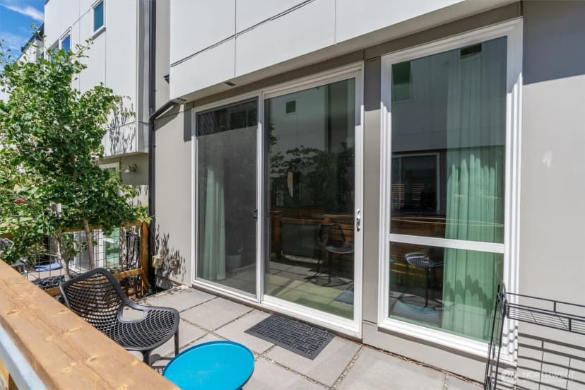 Property photo for 7016 California Avenue Sw #e, Seattle photo 12