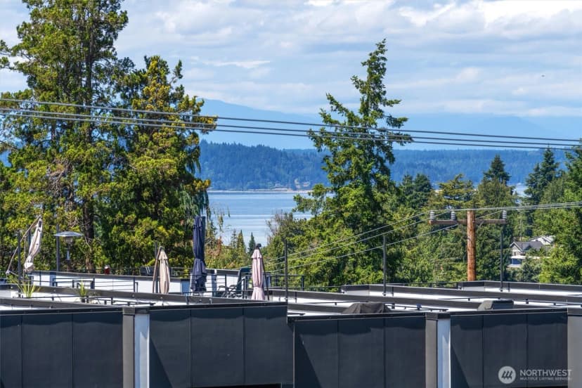 Property photo for 7016 California Avenue Sw #e, Seattle photo 22