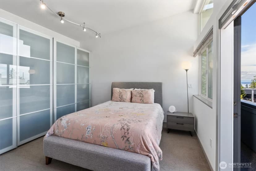 Property photo for 7016 California Avenue Sw #e, Seattle photo 19