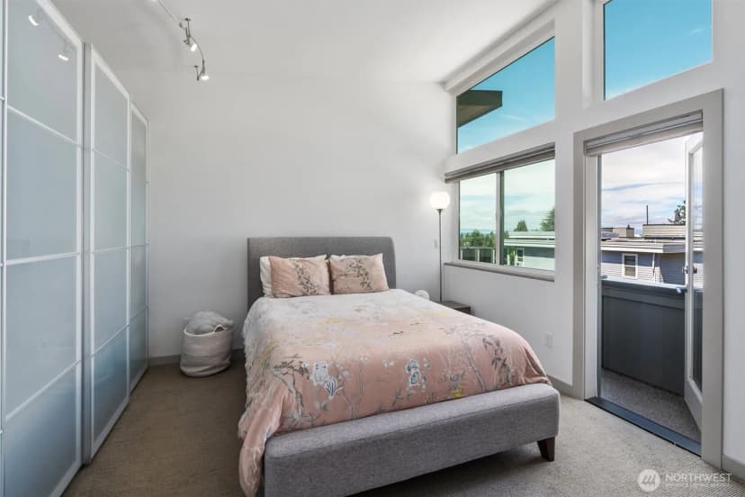 Property photo for 7016 California Avenue Sw #e, Seattle photo 18