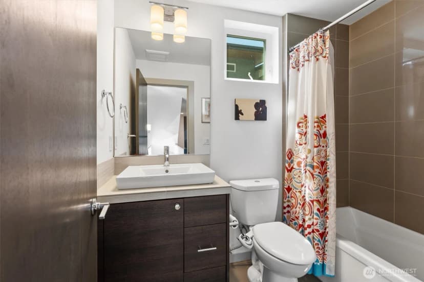 Property photo for 7016 California Avenue Sw #e, Seattle photo 17
