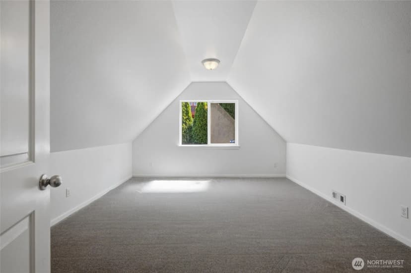 Property photo for 1601 Ne Sarai Court, Bremerton photo 22