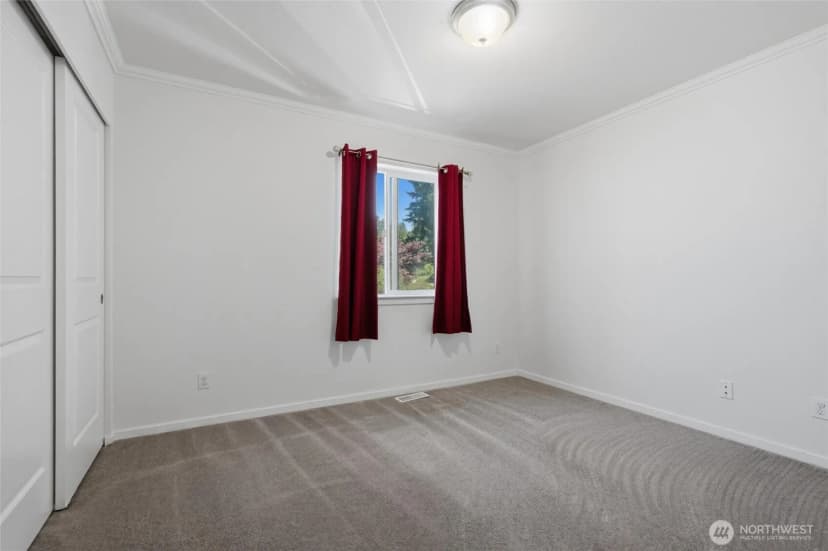 Property photo for 1601 Ne Sarai Court, Bremerton photo 19