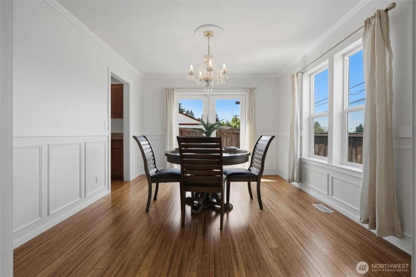 Property photo for 1601 Ne Sarai Court, Bremerton photo 11