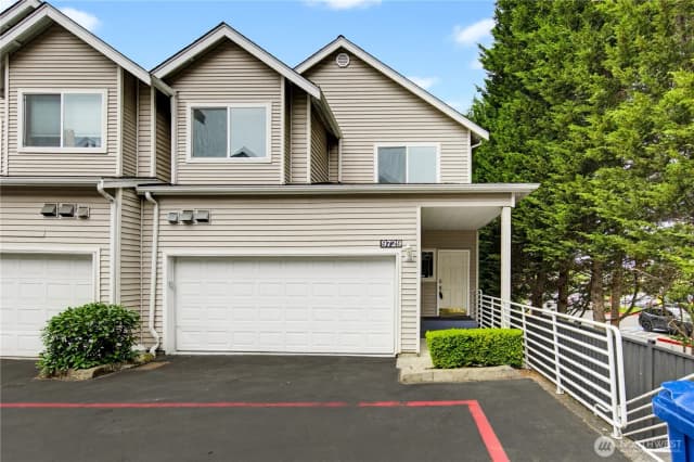 Property photo for 9729 26th Avenue Sw #404, Seattle photo 2