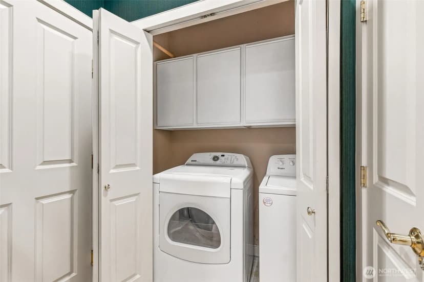 Property photo for 120 Newport Way Nw #16, Issaquah photo 15