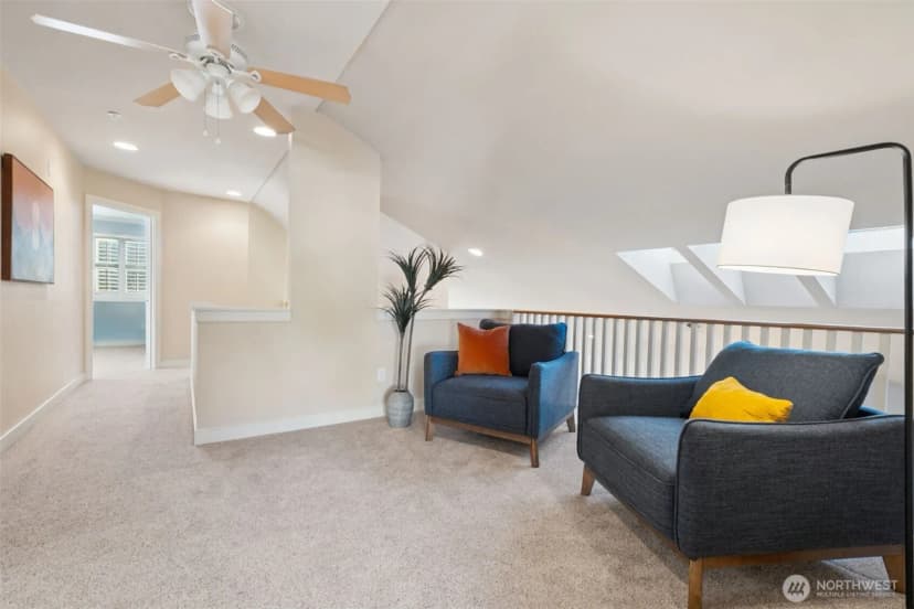 Property photo for 120 Newport Way Nw #16, Issaquah photo 19