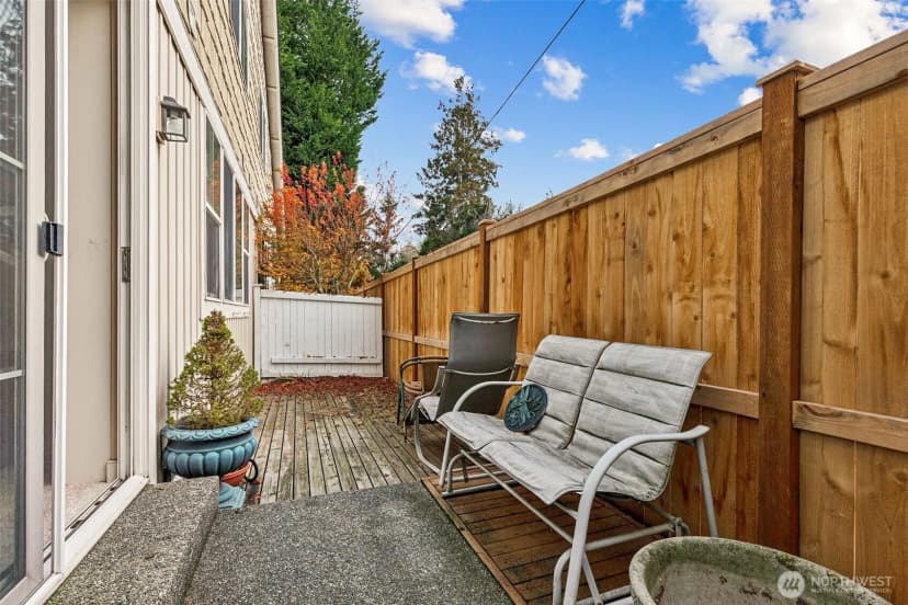 Property photo for 120 Newport Way Nw #16, Issaquah photo 28