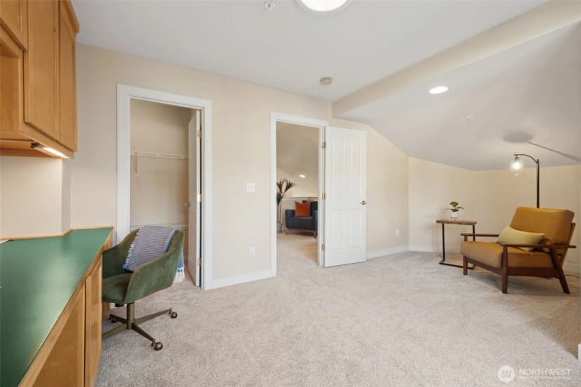 Property photo for 120 Newport Way Nw #16, Issaquah photo 26